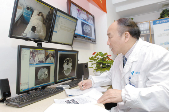 福建省福州市移動(dòng)公司福州分公司配置二代身份證讀卡器正在積極部署“遠(yuǎn)程醫(yī)療”