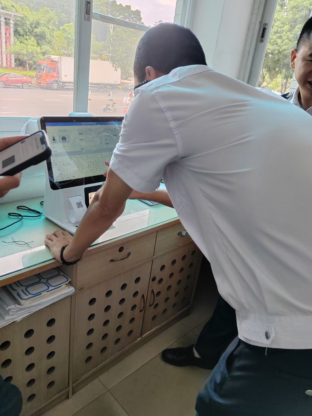 EST-R5智能訪客管理系統